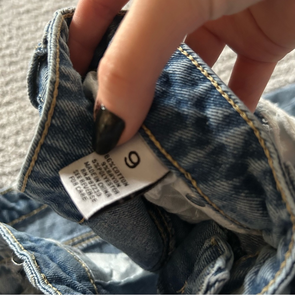 Almost Famous High Rise Distressed Denim Short Shorts Size 9 Y2K - Picture 6 of 9